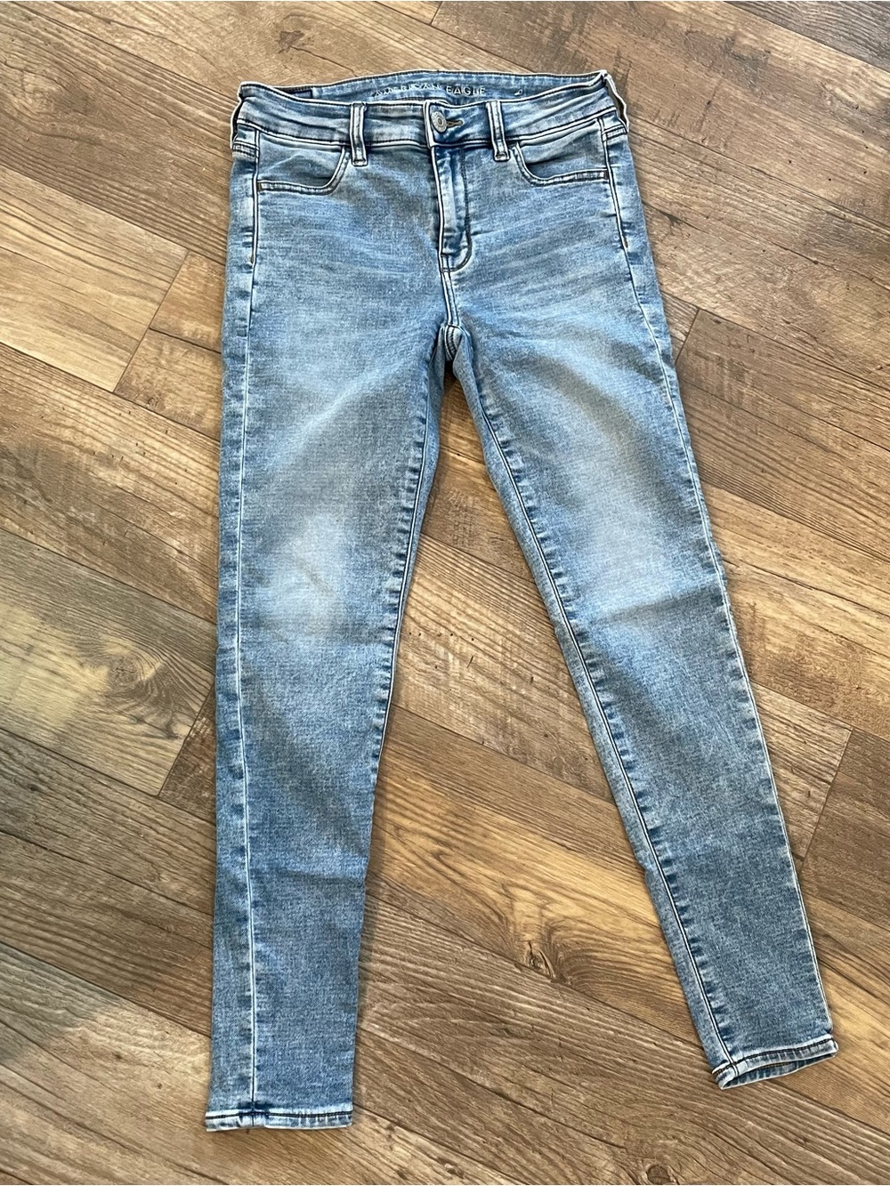 American Eagle Outfitters Light Wash Skinny Jeans